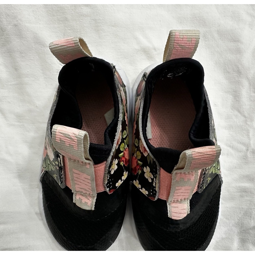 Nike Youth Flex Runner Shoe Size 6 C Slip On Black Floral Pink - Picture 4 of 7